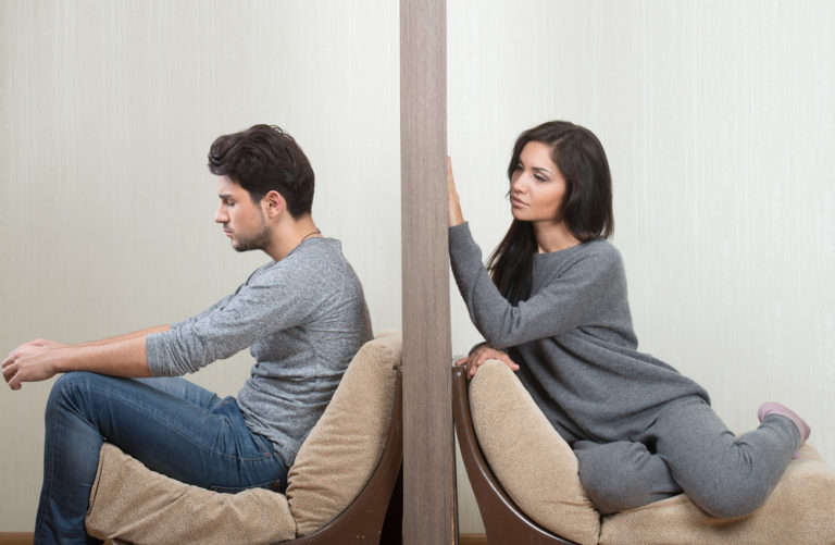 emotional-distance-in-relationships-how-pain-separates-us